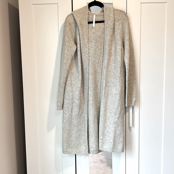 NWOT Aritzia The Group Ammonius Sweater in Winter White - Picture 7 of 8